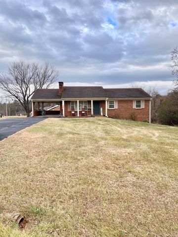 2229 Cedar Gate Rd, Madison Heights, VA 24572