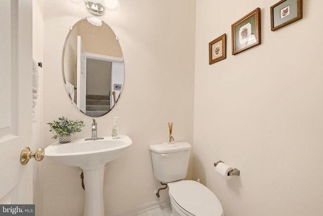4093 OAK VILLAGE LANDING, Fairfax, VA 22033