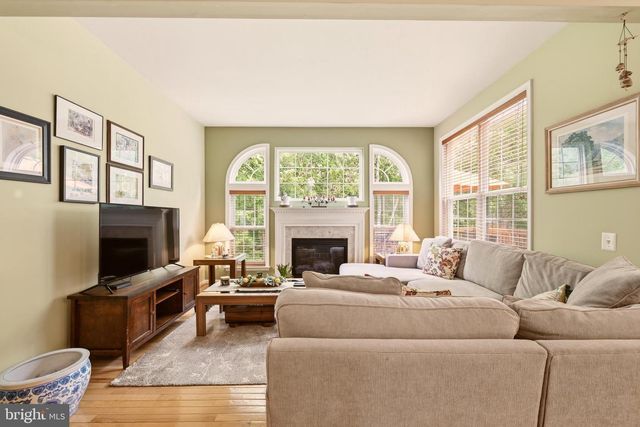 4093 OAK VILLAGE LANDING, Fairfax, VA 22033