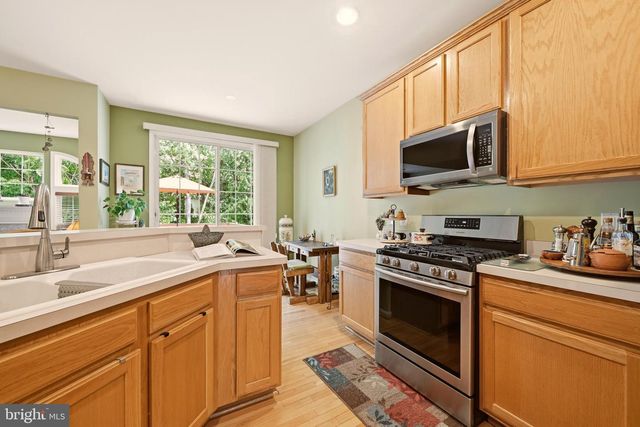 4093 OAK VILLAGE LANDING, Fairfax, VA 22033