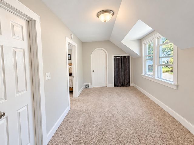 1224 Valley Avenue NW, Grand Rapids, MI 49504