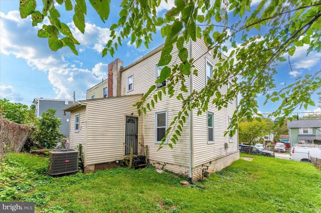 4644 HAYES ST NE, Washington, DC 20019