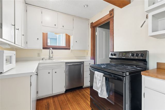 313 3rd Ave NW, Mt Vernon, IA 52314