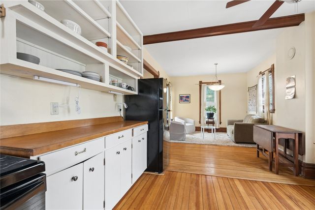 313 3rd Ave NW, Mt Vernon, IA 52314