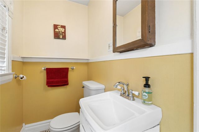 313 3rd Ave NW, Mt Vernon, IA 52314