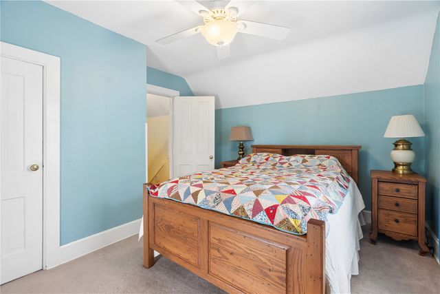 313 3rd Ave NW, Mt Vernon, IA 52314