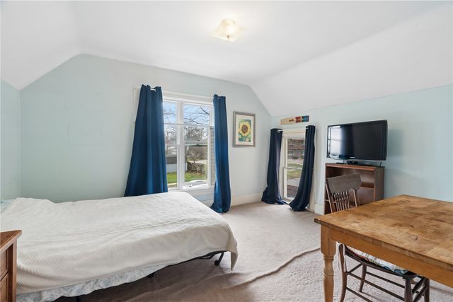 313 3rd Ave NW, Mt Vernon, IA 52314