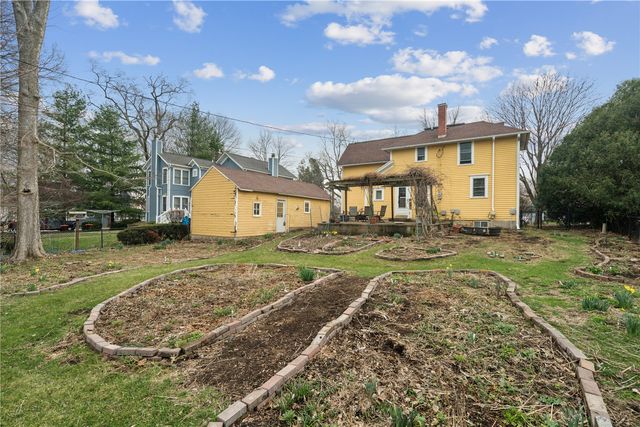 313 3rd Ave NW, Mt Vernon, IA 52314