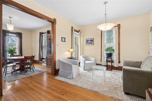 313 3rd Ave NW, Mt Vernon, IA 52314