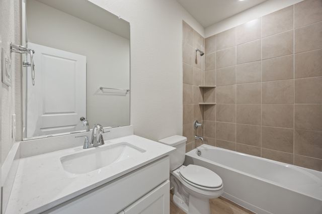 409 Llano Lane, Red Oak, TX 75154