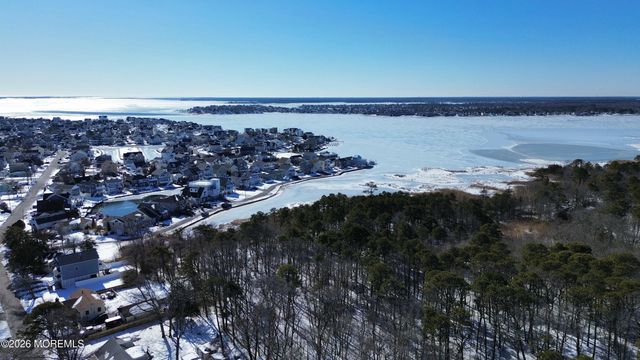 84 Woodland Drive, Brick, NJ 08723