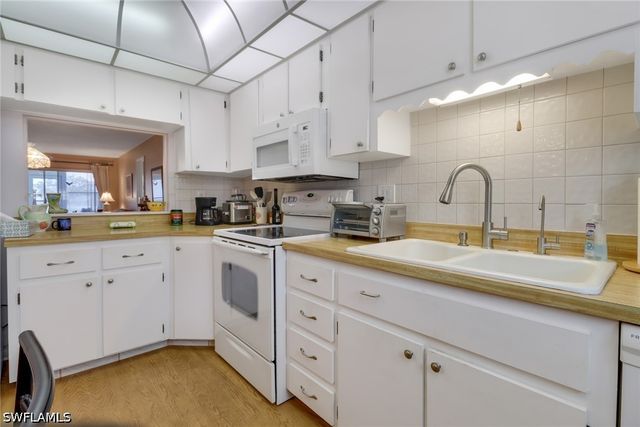7008 Cedarhurst DR, Fort Myers, FL 33919