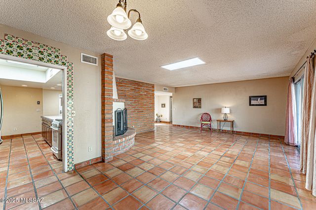 663 S Los Topacios, Green Valley, AZ 85614