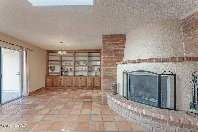 663 S Los Topacios, Green Valley, AZ 85614