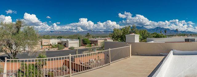 663 S Los Topacios, Green Valley, AZ 85614