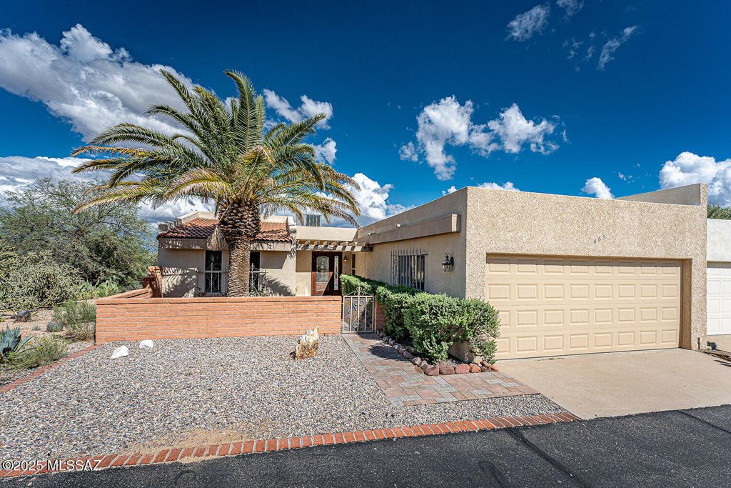 663 S Los Topacios, Green Valley, AZ 85614