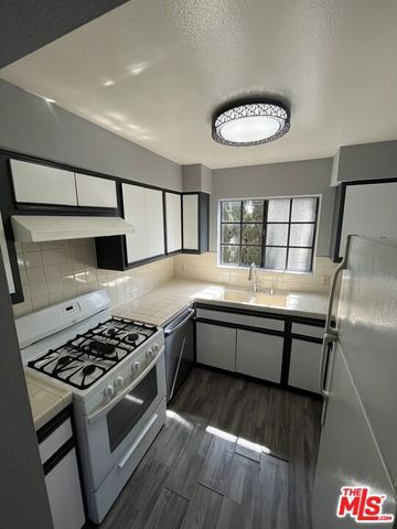 4418 Colfax Avenue 2, North Hollywood, CA 91602