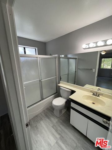 4418 Colfax Avenue 2, North Hollywood, CA 91602