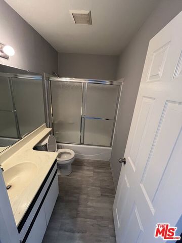 4418 Colfax Avenue 2, North Hollywood, CA 91602