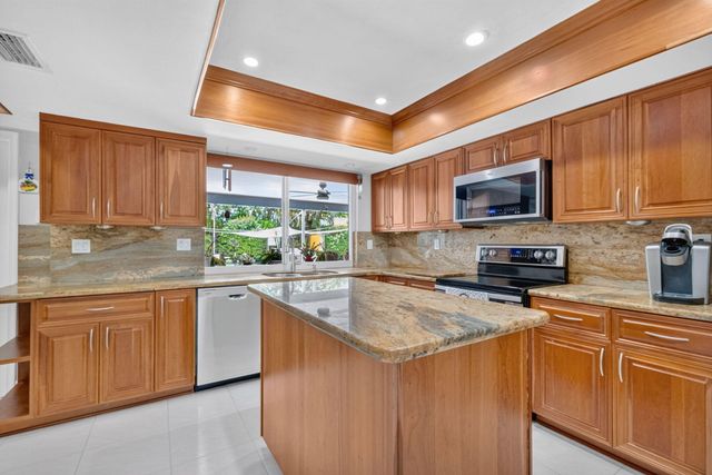 1940 SW 73rd Avenue, Plantation, FL 33317
