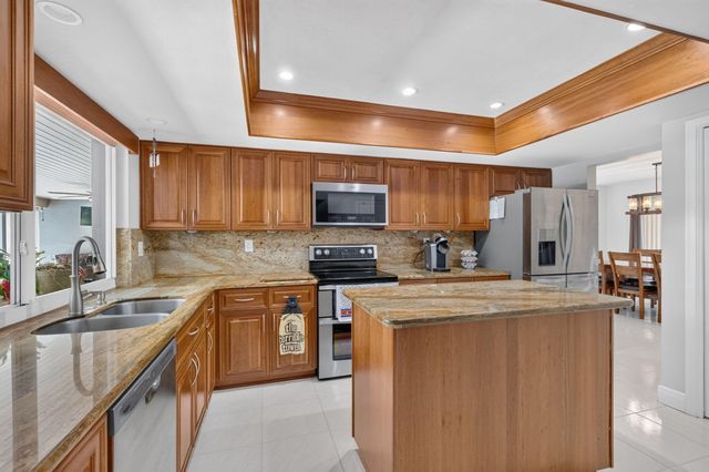1940 SW 73rd Avenue, Plantation, FL 33317