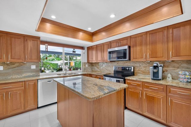 1940 SW 73rd Avenue, Plantation, FL 33317