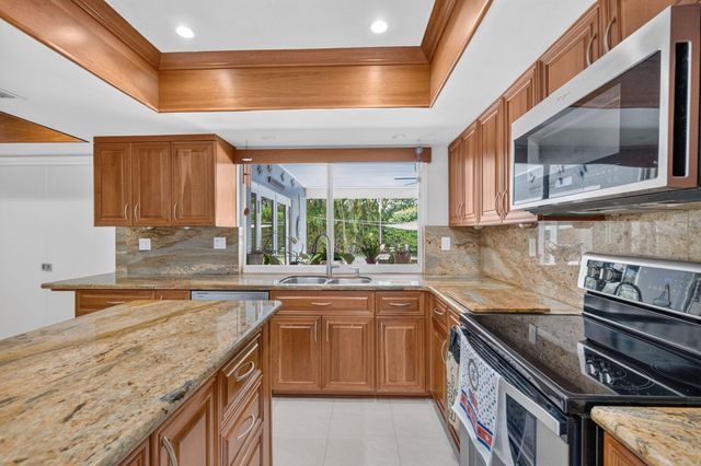 1940 SW 73rd Avenue, Plantation, FL 33317