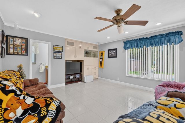 1940 SW 73rd Avenue, Plantation, FL 33317