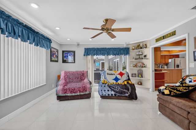 1940 SW 73rd Avenue, Plantation, FL 33317