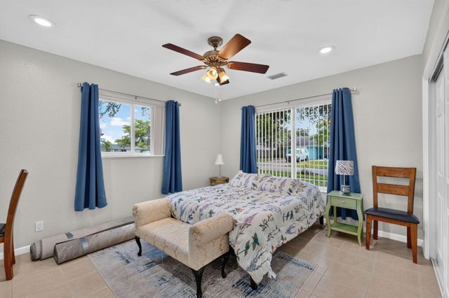 1940 SW 73rd Avenue, Plantation, FL 33317