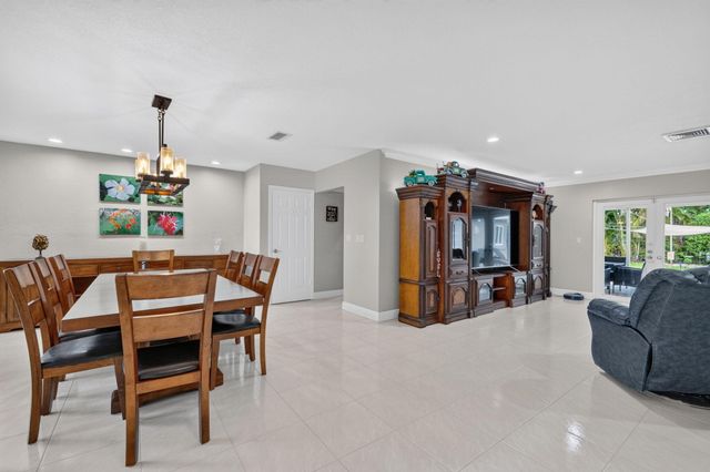 1940 SW 73rd Avenue, Plantation, FL 33317