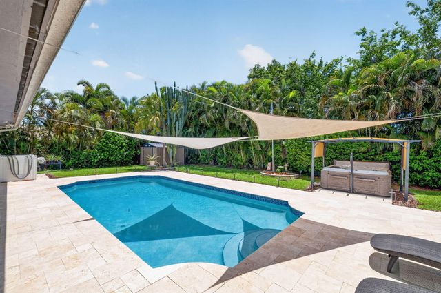 1940 SW 73rd Avenue, Plantation, FL 33317