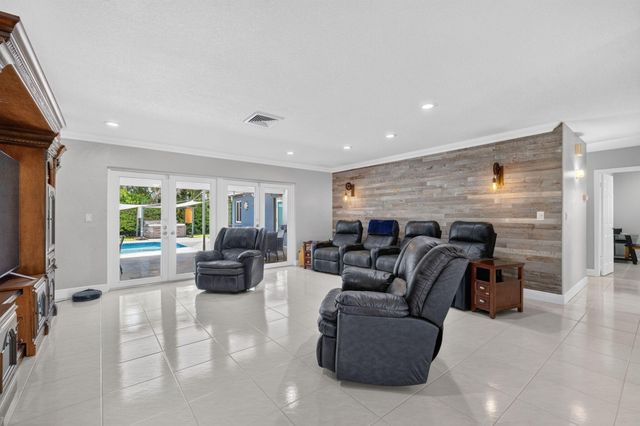 1940 SW 73rd Avenue, Plantation, FL 33317