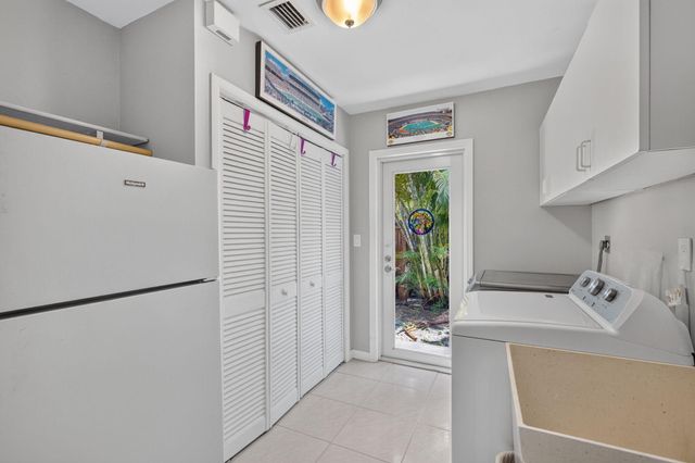 1940 SW 73rd Avenue, Plantation, FL 33317
