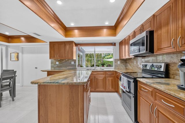 1940 SW 73rd Avenue, Plantation, FL 33317