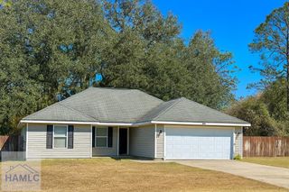 929 Pineland Avenue, Hinesville, GA 31313