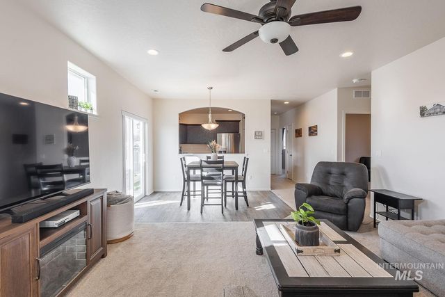 3995 S Quilt Ave, Nampa, ID 83687