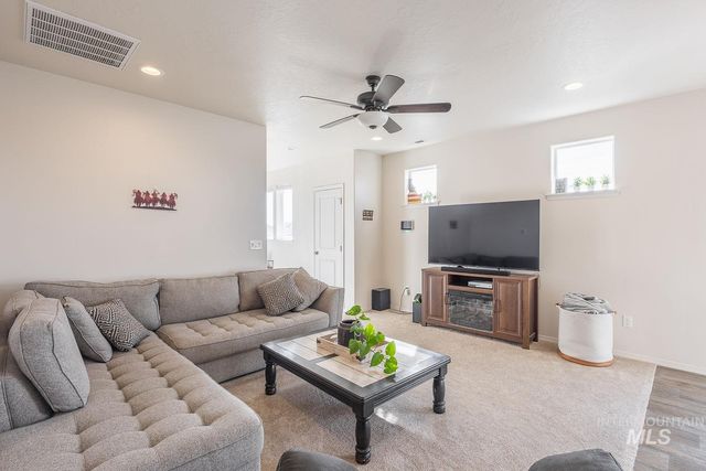 3995 S Quilt Ave, Nampa, ID 83687