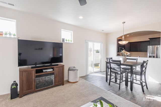 3995 S Quilt Ave, Nampa, ID 83687