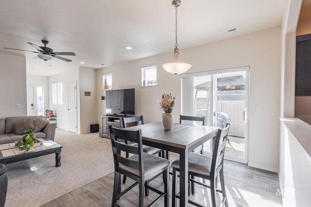 3995 S Quilt Ave, Nampa, ID 83687