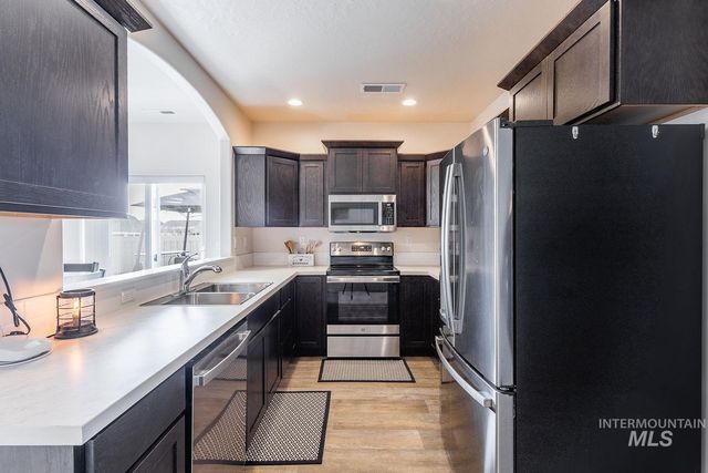 3995 S Quilt Ave, Nampa, ID 83687