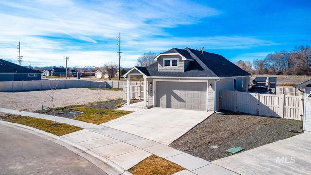 3995 S Quilt Ave, Nampa, ID 83687