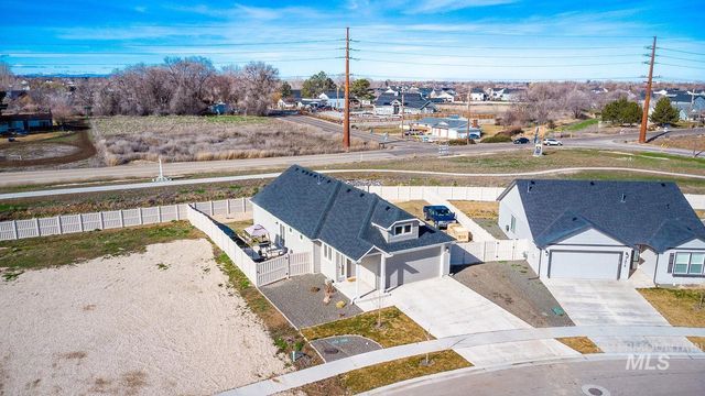 3995 S Quilt Ave, Nampa, ID 83687