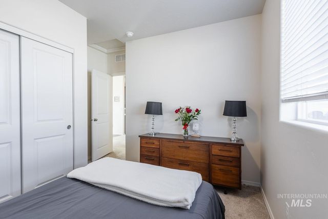 3995 S Quilt Ave, Nampa, ID 83687