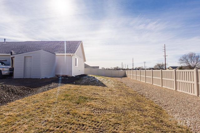 3995 S Quilt Ave, Nampa, ID 83687