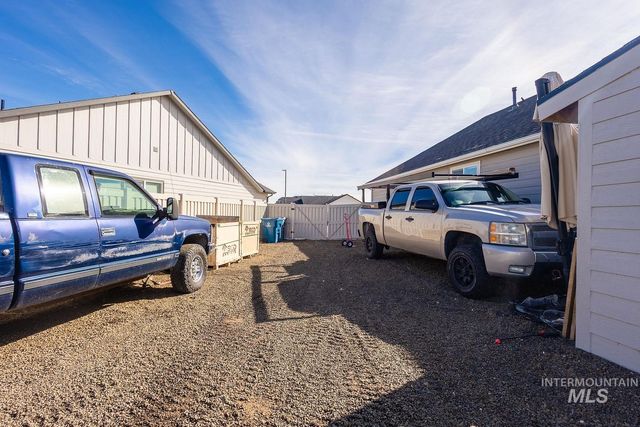 3995 S Quilt Ave, Nampa, ID 83687