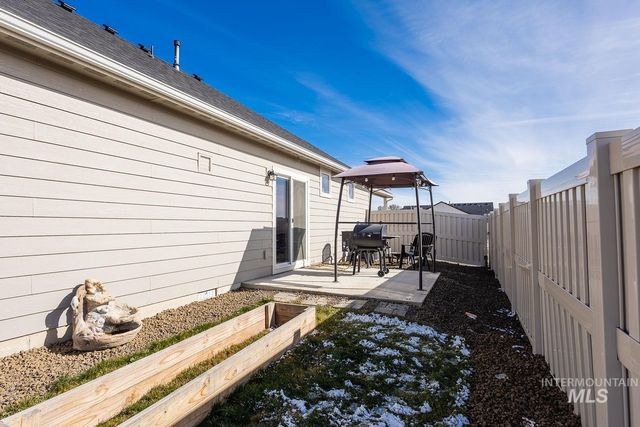 3995 S Quilt Ave, Nampa, ID 83687
