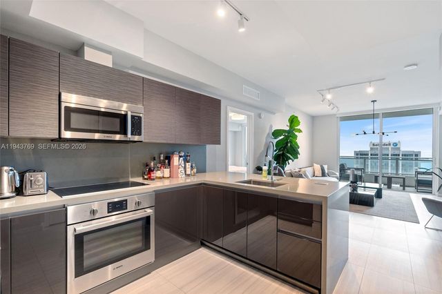 1080 Brickell Ave 3702, Miami, FL 33131