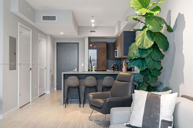 1080 Brickell Ave 3702, Miami, FL 33131