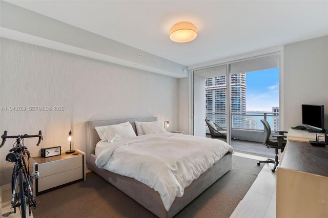 1080 Brickell Ave 3702, Miami, FL 33131